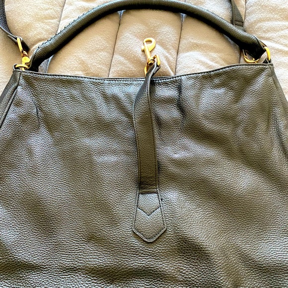 Slouchy suede hobo bag with strap from H&M - Picture 4 of 8